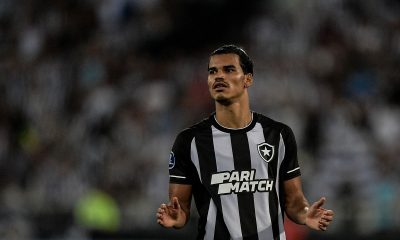 Botafogo segue sem vencer em casa e Santos arranca empate no último minuto